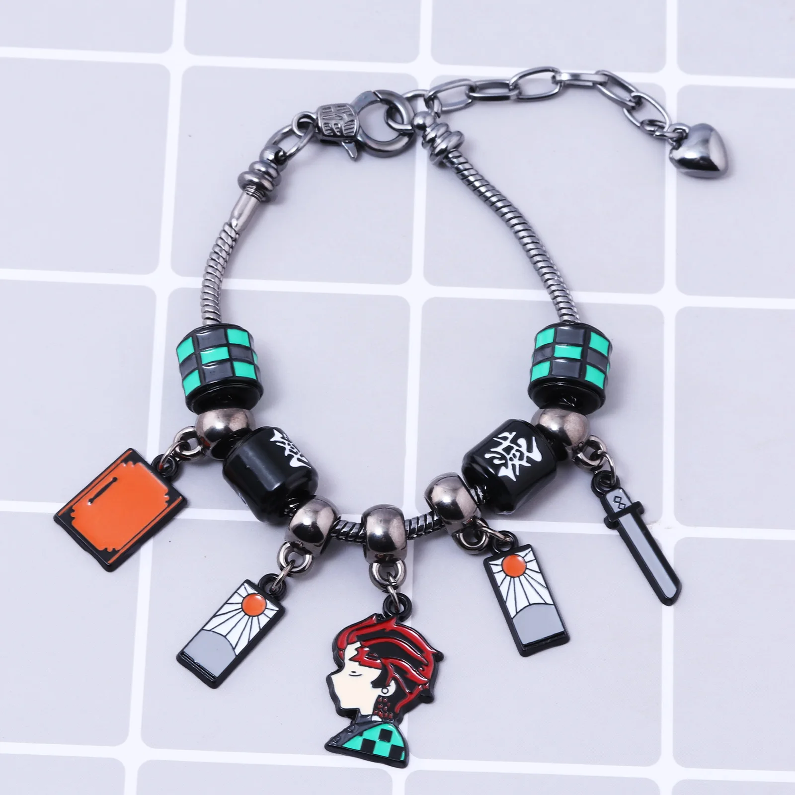 Pulseira com Berloques Demon Slayer