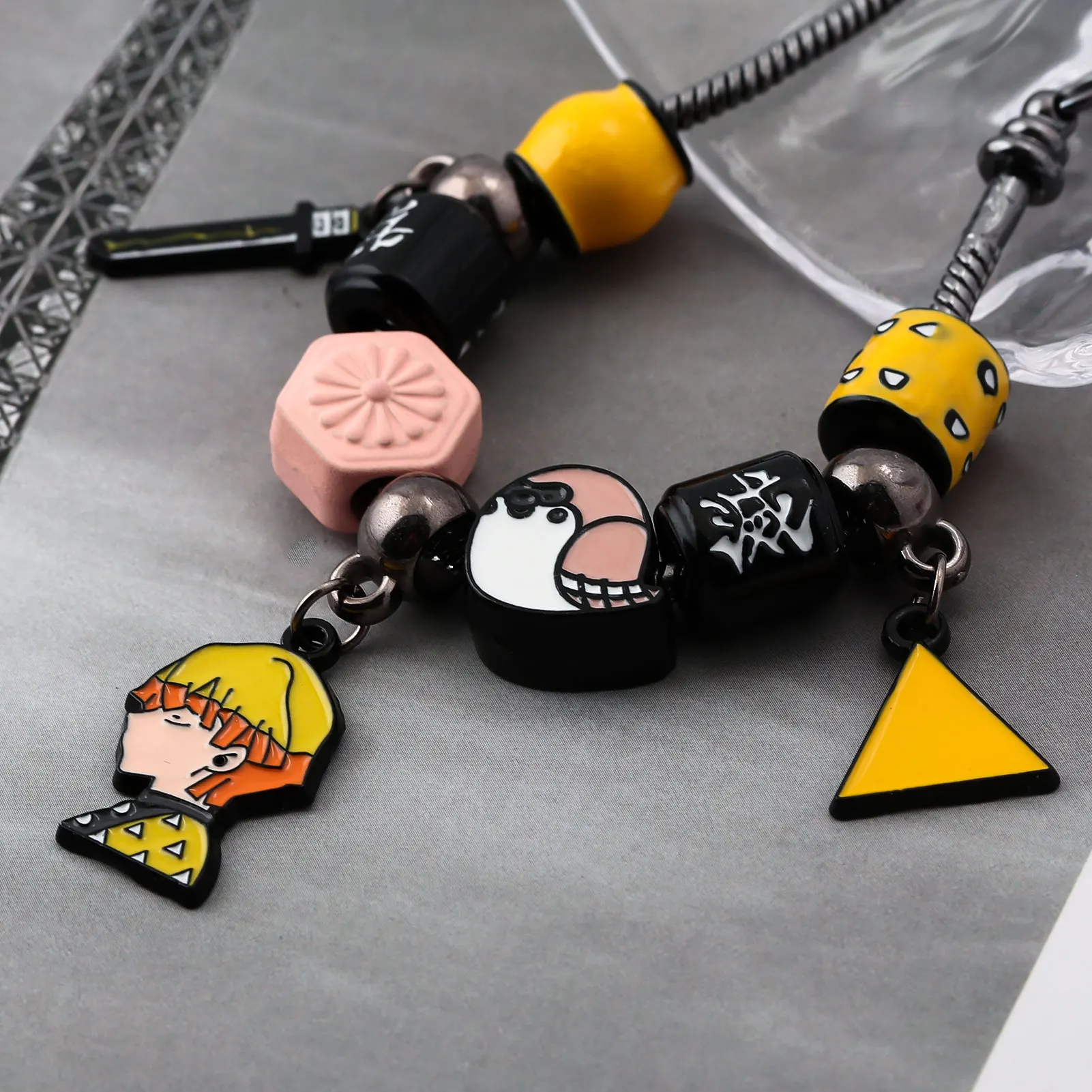 Pulseira com Berloques Demon Slayer