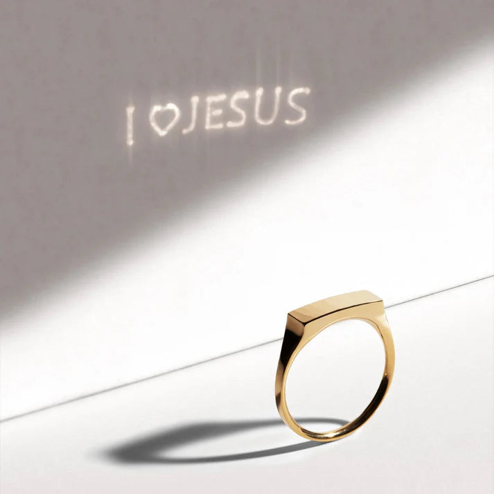 Par de alianças com luz esculpida - i Love Jesus